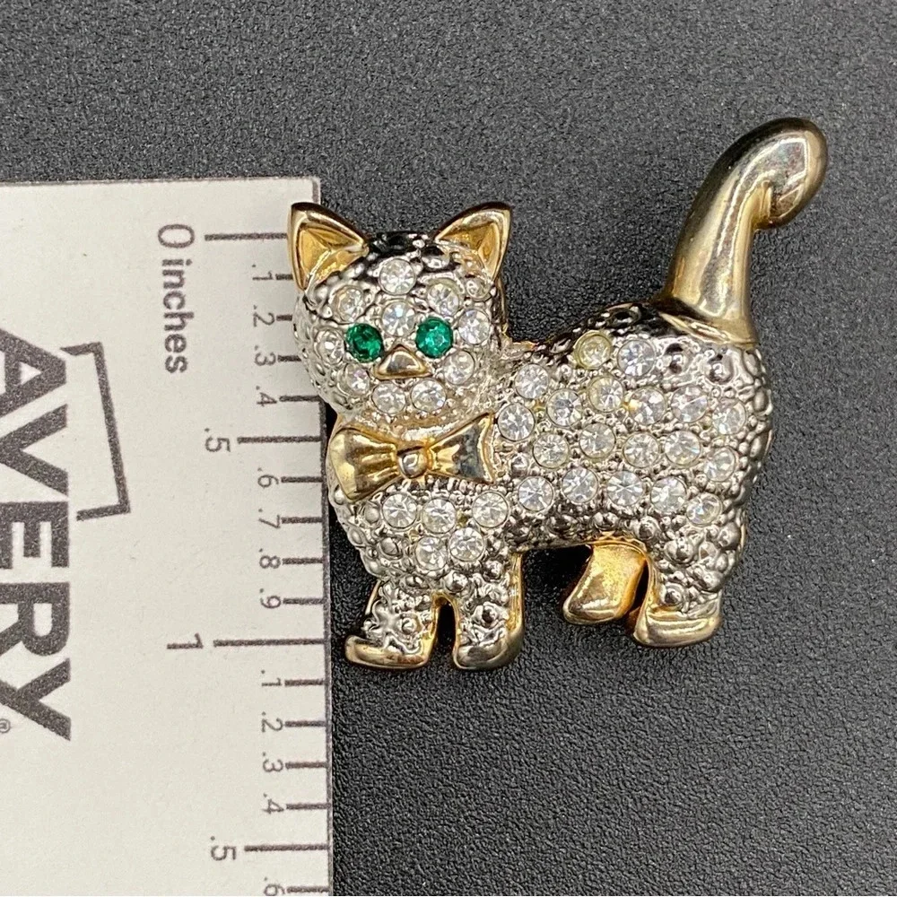 Sparkly Vintage Cat Brooch with Encrusted Rhinestones